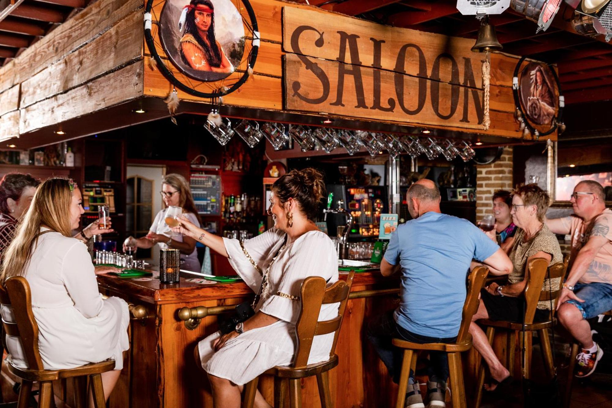 Recreatiepark En Jachthaven De Scherpenhof Terwolde Екстериор снимка